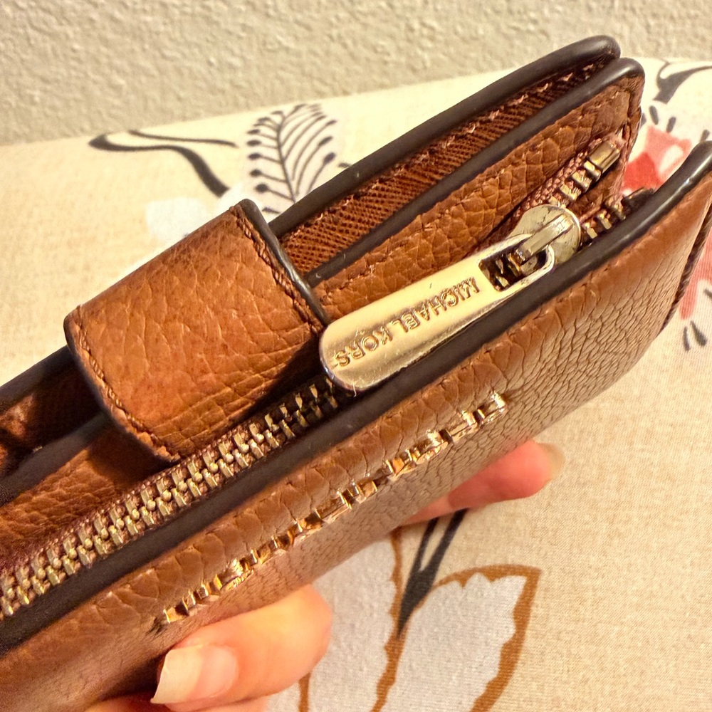 Michael Kors Brown Leather Card Holder - Picture 13 of 16